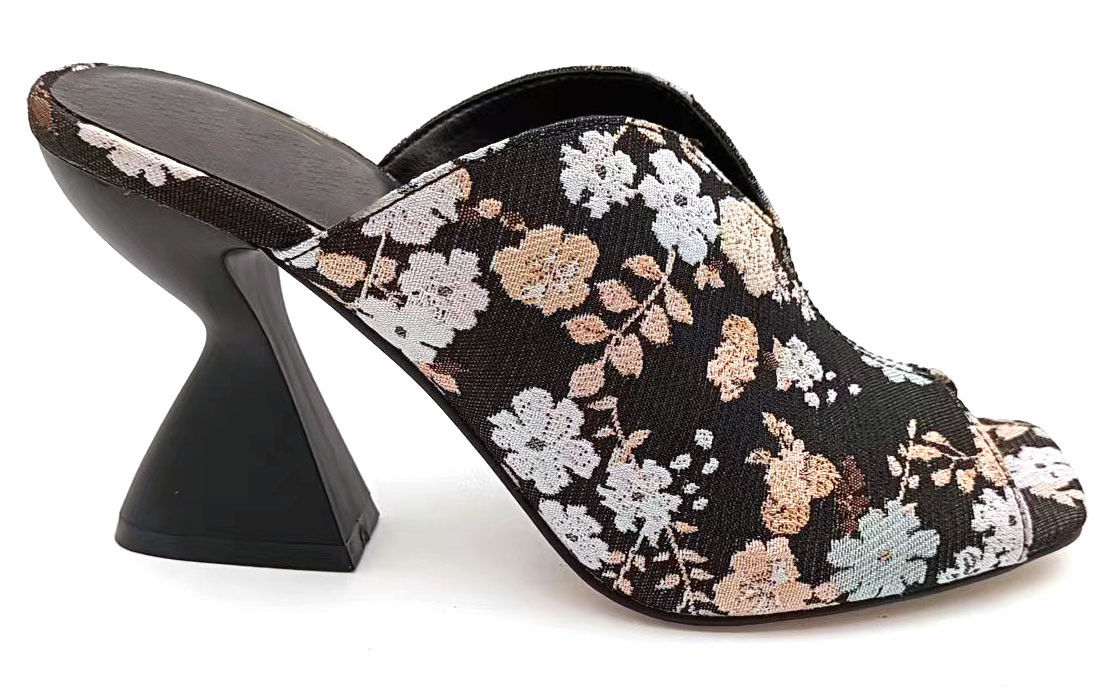 Brocade Jacquard Floral Tinggi Vampire Peep Toe Mule Dengan Kucing Patung Berdiri Heel