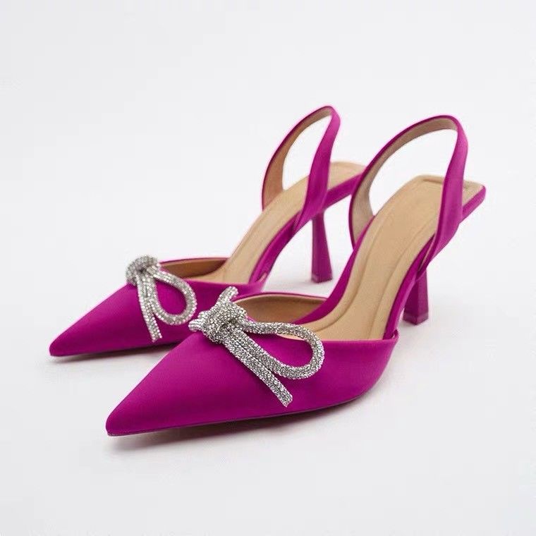 Sandal Sepatu Tinggi Wanita Dengan Warna Putih Merah Biru