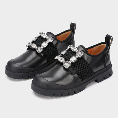 Sepatu platform wanita warna merah elegan Dengan bahan alas karet