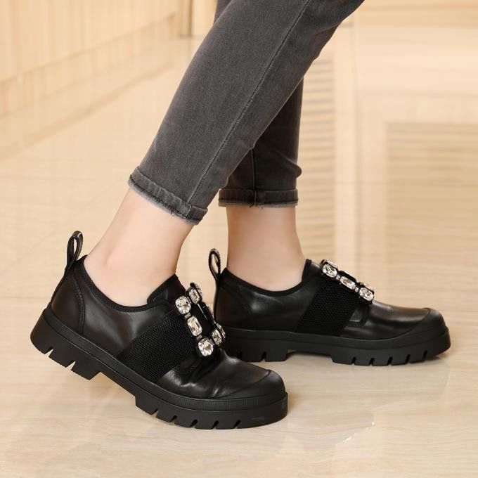 Round Toe Ladies Flat Loafer Sepatu Slip On Tipe Untuk Semua Musim OEM