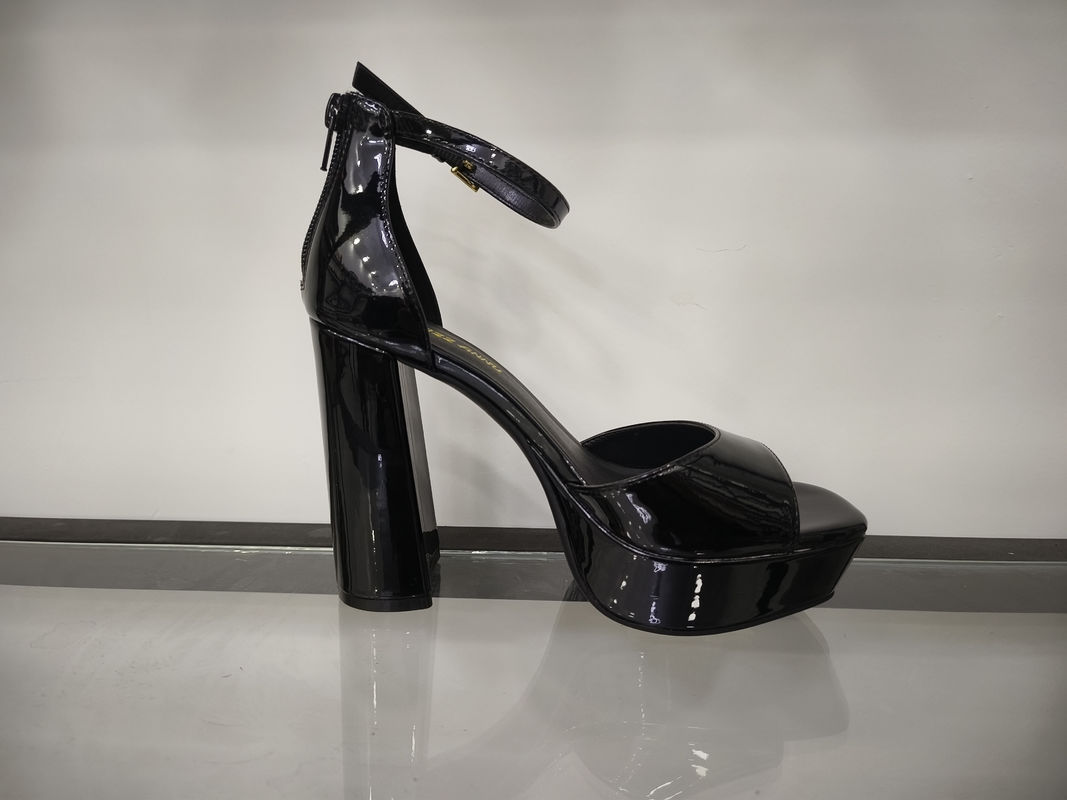 Bahan Sol Karet Wanita Sepatu Sepatu Tinggi Rhinestones Dekorasi 0,5-1kg Berat
